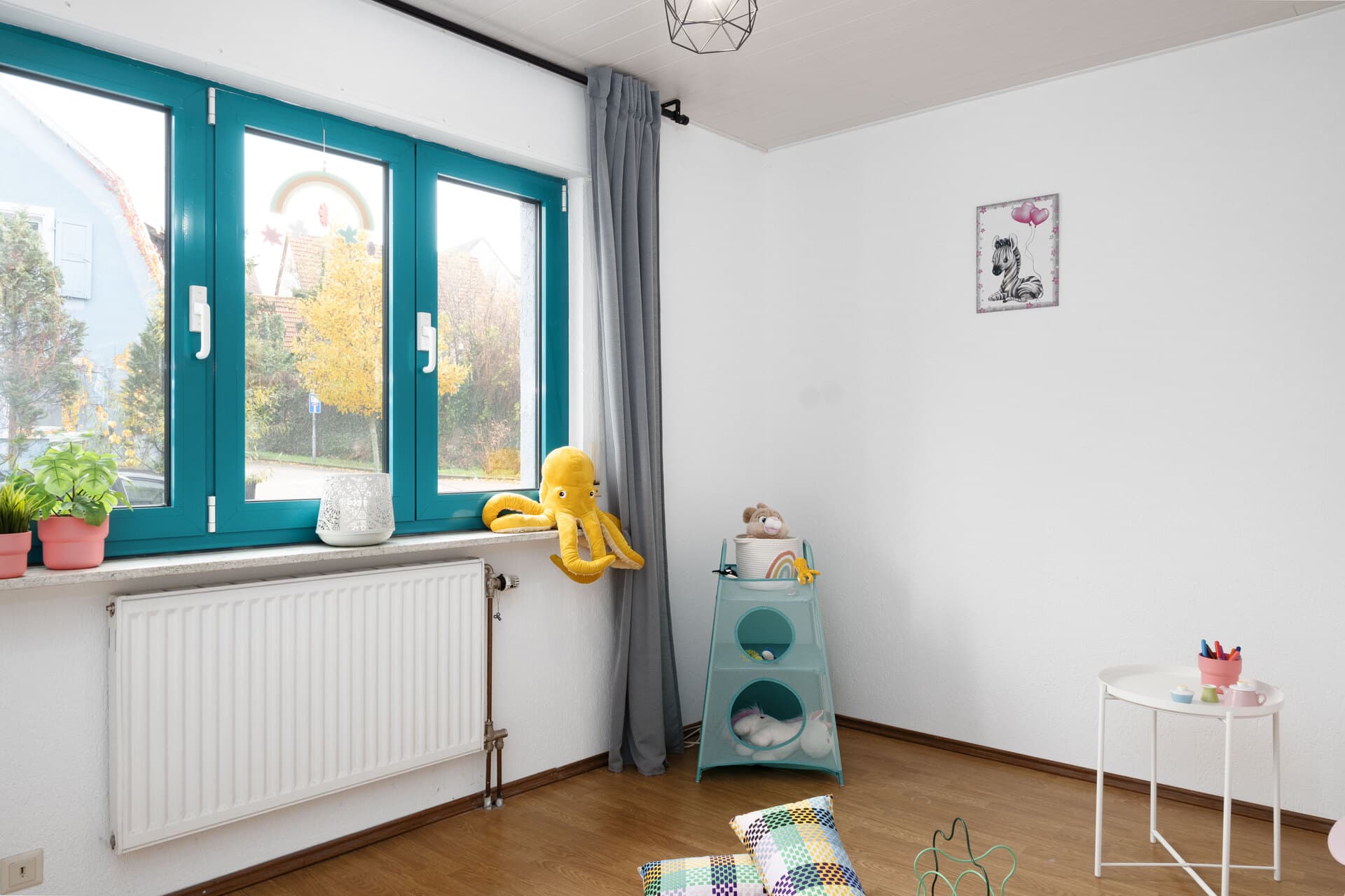Platz für drei Generationen! - modernes Wohnhaus mit zwei Stellplätzen in Rheinstetten - Kinderzimmer EG