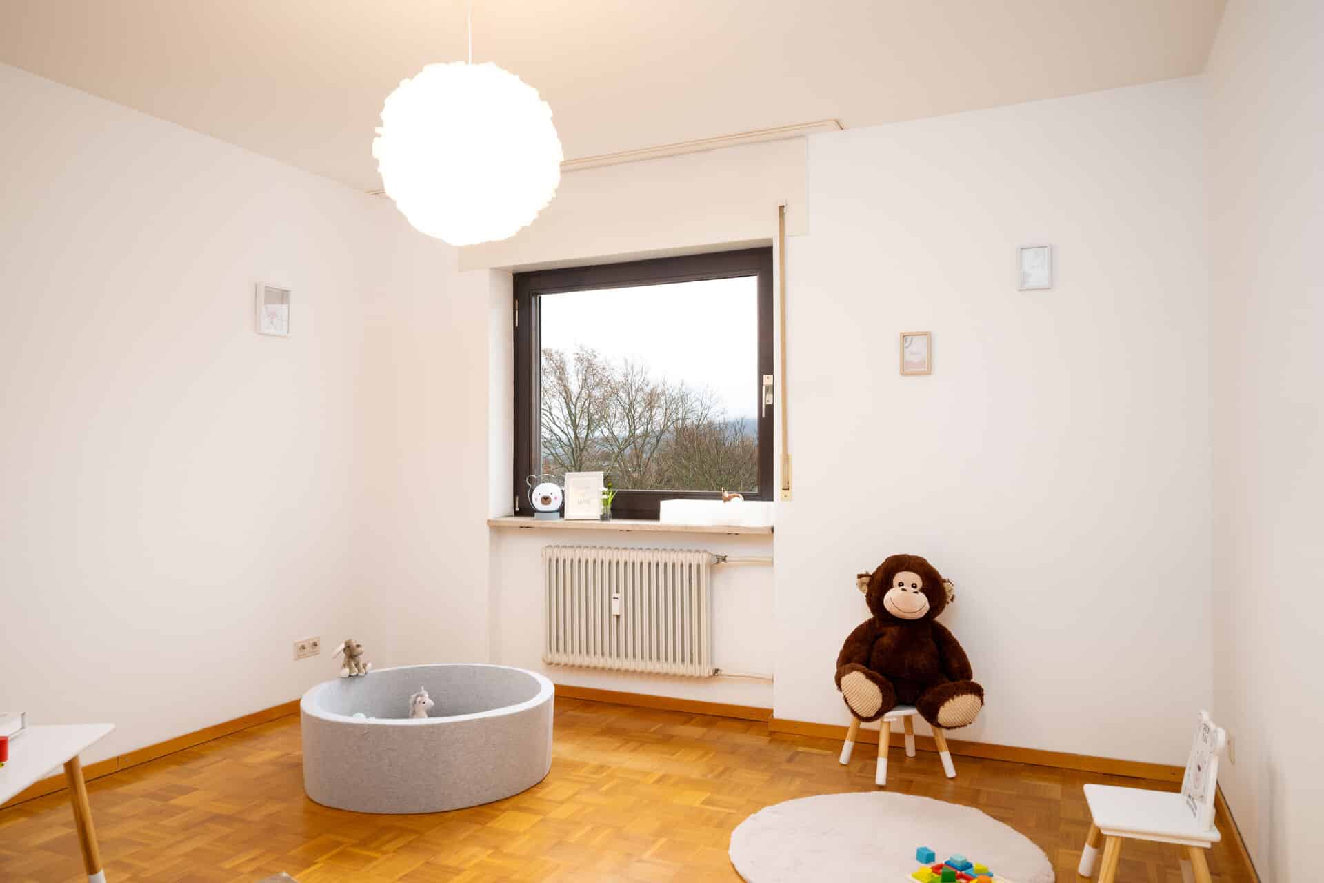 Gleich einziehen! Großzügige helle Eigentumswohnung mit Weitblick in Ettlingen - Kinderzimmer