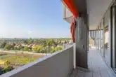 großzügiger Balkon mit Markise - 2-Zimmer-Wohnung mit Weitblick in Durlach – Eigennutzung oder Kapitalanlage