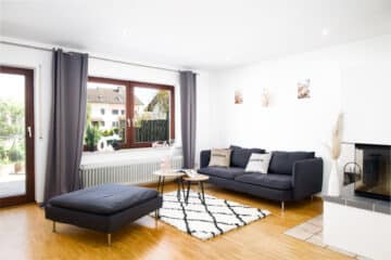 Einziehen und Wohlfühlen! Modernes Einfamilienhaus in Durmersheim-Würmersheim - Wohnzimmer