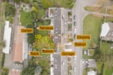 Luftansicht - Familienparadies in begehrter Lage: Großzügiges Einfamilienhaus mit Garten und viel Freiraum